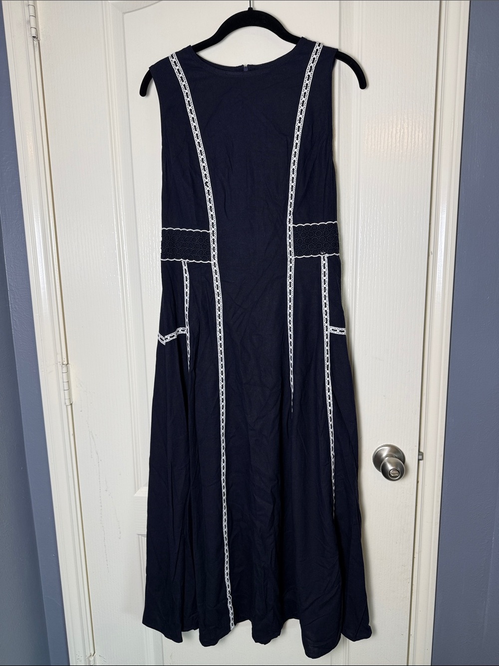 COMMENSE Contrast Lace Trim Sleeveless Midi Dress - Picture 3 of 5